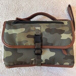 DockATot The Clutch Changer Camo Portable Diaper Changing Pad Mat 40501 NWOT